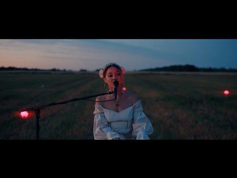 Видео: Vivienne Mort — Зірочка (наживо на розмінованому полі)