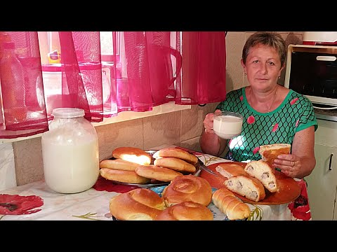 Видео: Лепешки с мясом в духовке. Выпечки много не бывает!