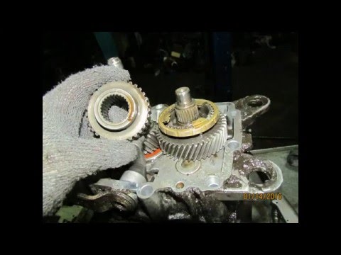 Видео: Мерседес 124 замена 3ей передачи. Mercedes-Benz W124  ремонт кпп