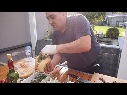 Видео: Очень сочный шашлык из свиной шейки и пита гирос