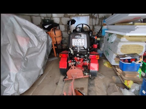 Видео: Как я заводил минитрактор мтз112 в мороз.Все аккумуляторы сели,пришлось вручную.Немного о планах.