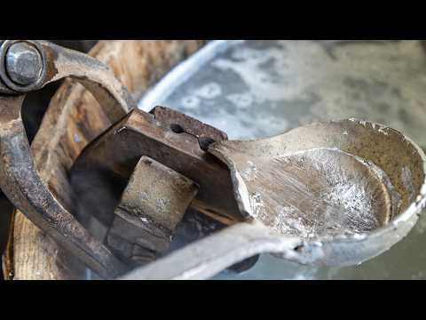 Видео: Изготовление медалей. Квалифицированные японские мастера изготавливают медали вручную.