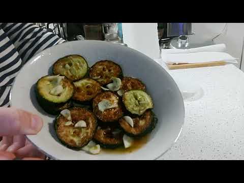 Видео: Очередной раз пюрешочка # накладываю нам ужин 