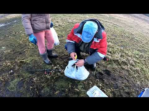 Видео: Рыбалка на  окуня. Залив Огур хороший улов. С одного места 22 кг 2.11.25.г
