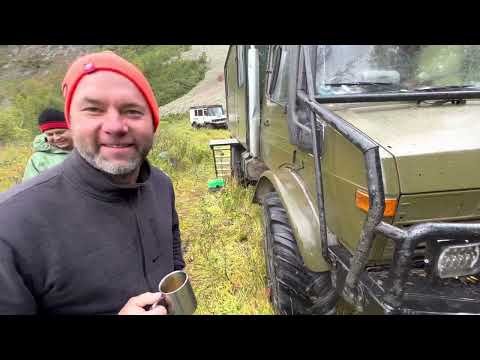 Видео: Unimog off-road. Zil 131-Бабай . Горы и озёра Хакасии!