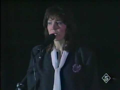 Видео: 1991 год. Концерт Елены Камбуровой в Ленинграде