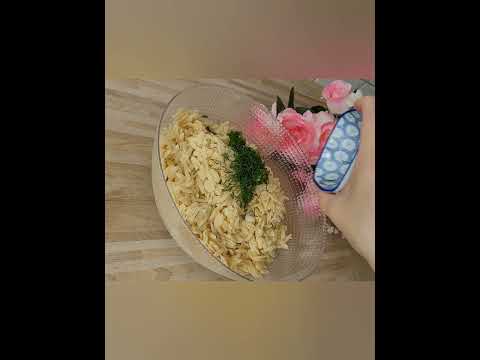 Видео: Салат из КРИФАРАКИ с Сыром ФЕТА и болгарским Перцем.Рецепт от Let's Eat!Пора кушать!