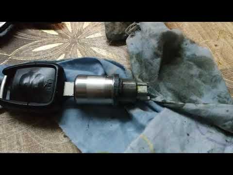 Видео: замок двери багажника Опель Зафира