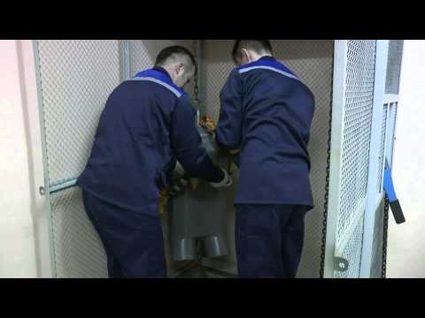 Видео: Безопасные условия труда при испытании предохранительных поясов, приставных лестниц и стремянок