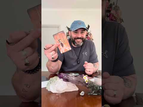 Видео: Сцена готова! 🎤✨ Ваши духи любят вас! 👻🪶
