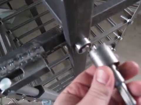 Видео: Механизм наклона для инкубатора