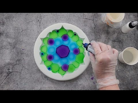 Видео: #1748 Обязательно к просмотру! Невероятный 3D-эффект из смолы