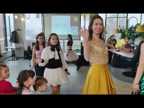 Видео: Rizi Easy. Показ модной одежды.