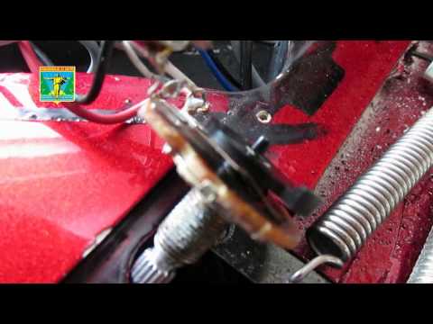 Видео: Электрогитара. Чистка потенциометра.