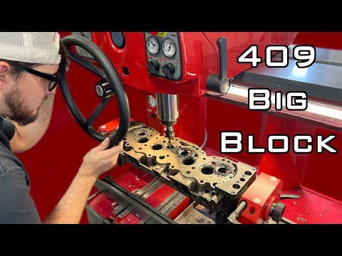 Видео: Мы восстановили комплект из 409 головок блока цилиндров для грузовиков Chevy W-Series Big Block!