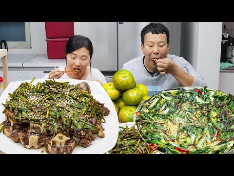 Видео: Корейский тушеный бычий хвост (Ккориджим) и блинчики с чесноком (Пучучжон) МУКБАНГ