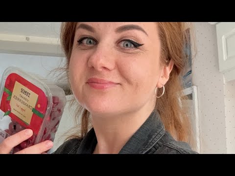 Видео: Готовим клюквенный пирог и болтаем!🤗 Пирог простой и невероятно вкусный!