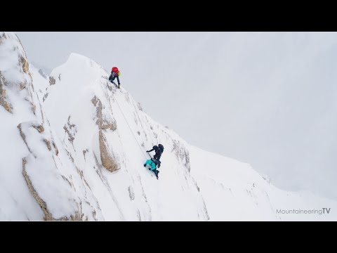 Видео: Връх Вихрен по Джамджиев ръб - PD(+), 1500m, M2, 50° - зимен алпинизъм в Пирин