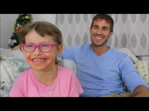 Видео: Ребекка - ихтиоз, лишняя кожа и волдыри | Озвучено Metal Voice