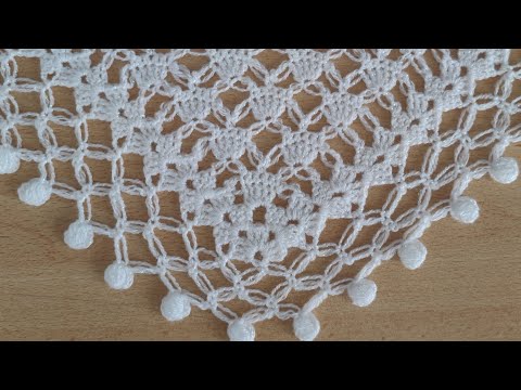 Видео: Как связать треугольную шаль крючком - Простой узор шали крючком для начинающих - вязание шали