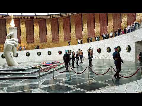 Видео: Почетный Караул у Вечного огня | Mamayev Kurgan | Сталинград | Волгоград Апрель 2024г