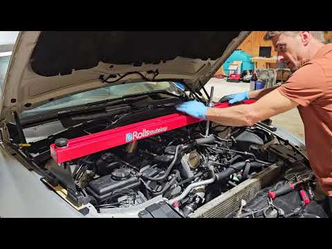 Видео: Замена уплотнителя кронштейна генератора BMW V8 N62