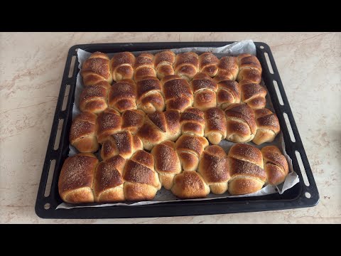 Видео: НАЙ-ВКУСНИТЕ  КИФЛИЧКИ СЪС ШОКОЛАД И ЛОКУМ | ТОПЯТ СЕ В УСТАТА