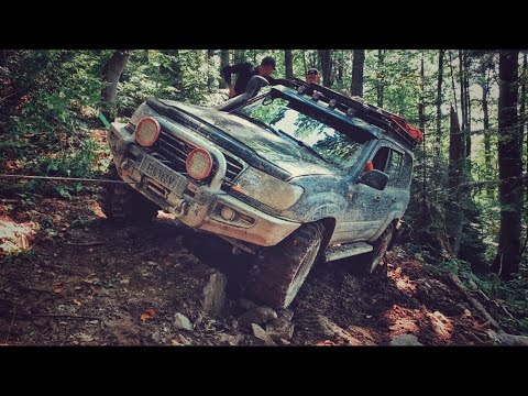 Видео: Как Nissan Patrol  и Toyota TLC100 преодолевали крены в 30 градусов!