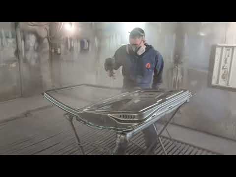 Видео: Как я крашу дверь ВАЗ 2114: простой и понятный процесс.