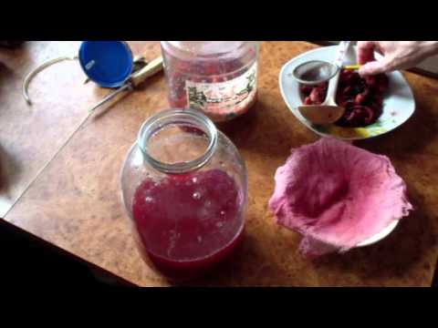 Видео: Вино из боярышника