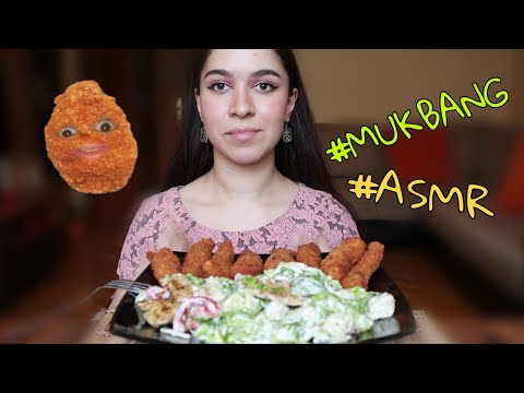 Видео: МУКБАНГ! САЛАТ ЦЕЗАРЬ И ХРУСТЯЩИЕ НАГГЕТСЫ/ASMR