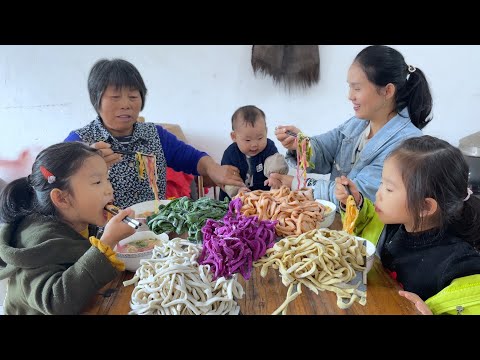 Видео: Разноцветная лапша с овощами ручной работы, вы не представляете, насколько просто, красиво и вкусно