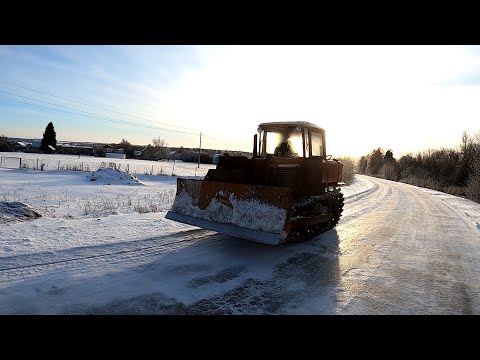 Видео: ДТ-75 на расчистке полигона! Буксировка тракторов!