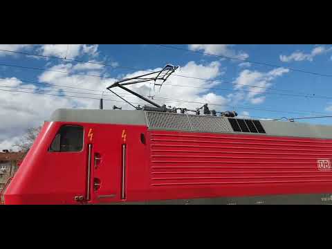 Видео: 2 товарни влака влизат в гара Пловдив, от Карлово на ТБД  и по 1ва линия на DB CARGO