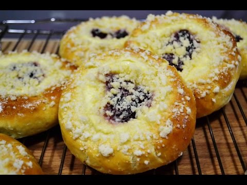 Видео: ВАТРУШКИ или БУЛОЧКИ с Творогом, Вишней и Посыпкой  | Buns with cottage cheese