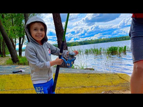 Видео: РЫБАЛКА У ХОЛДИКА НА ДАЧЕ 😍😍😍
