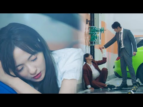 Видео: Хулиган пытался сделать что-то плохое с Золушкой, но появился генеральный директор и спас ее!