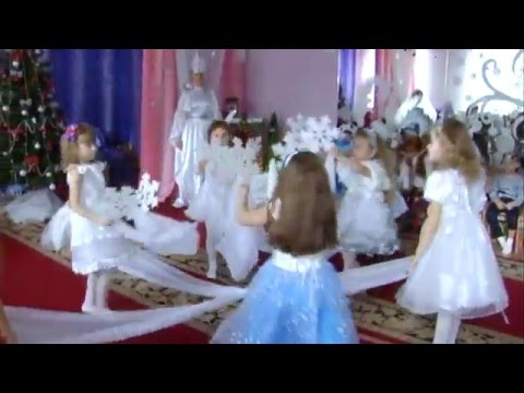 Видео: Красивый  танец " снежинки" с тканью (дет/сад №94, старшая группа)