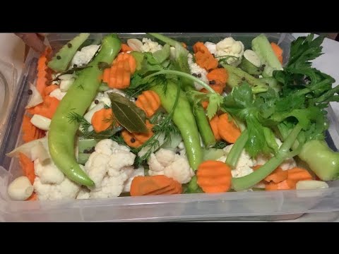 Видео: Ծաղկակաղամբի գունագեղ համեղ թթու Աղի ճիշտ չափով/Квашеная цветная капуста/Chou -fleur marinée /vegan