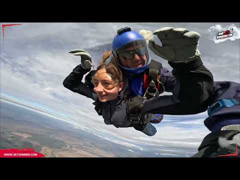 Видео: Магдалена Цолева - скок с парашут Sky Shumen