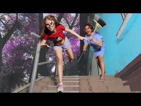 Видео: МАША - ЛУЗЕР!!! ВЫГНАЛИ ИЗ ЛЕТНЕГО ЛАГЕРЯ!!!