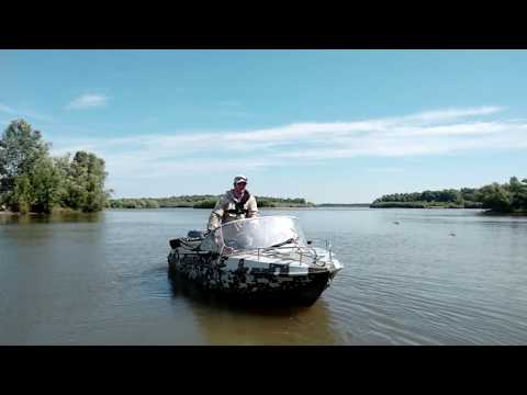 Видео: В ПОИСКАХ БОЙКОЙ ЩУКИ ЧУТЬ НЕ НАЛЕТЕЛ НА ЛОСЯ. Рыбалка в протоках Оби Томской области