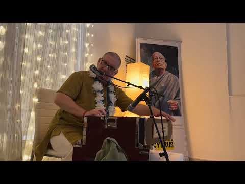 Видео: Патита Павана прабху (Рузов)  - Харе Кришна Киртан на Воскресной программе (Кипр, Лимассол)