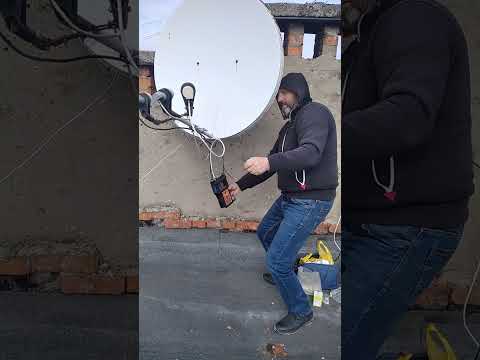 Видео: Настройка на 3 спутника прибором V8 finder Pro2