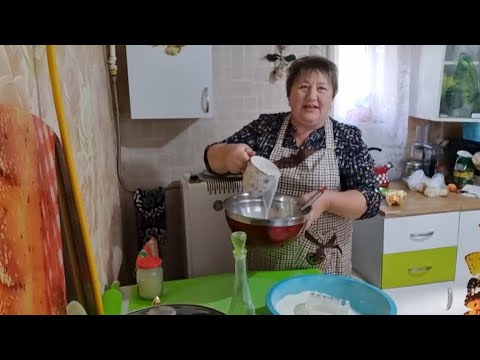 Видео: Пиццы домашние, суп с фрикадельками и салат из отварной свёклы!#Домашняя вкуснота!#Вкусная еда#Еда!
