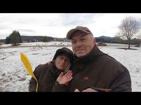 Видео: Разходка до ски писти УЗАНА / Какво е да си планински спасител? + Уроци по ски за начинаещи/ LINE D5