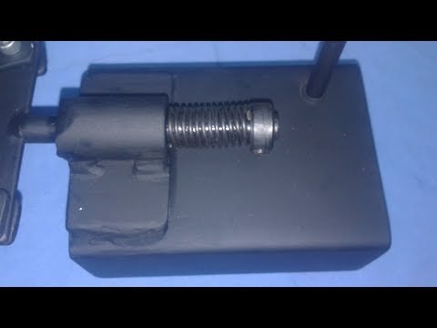 Видео: ТОЧИЛКА ДЛЯ НОЖЕЙ ИЗ ШВЕЙНОЙ МАШИНКИ .DIY