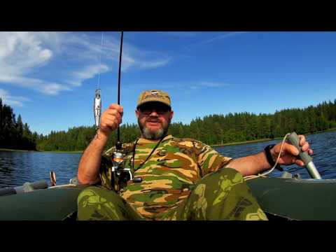 Видео: Рыбалка на ВОБЛЕР,    Strike Pro Midge 40