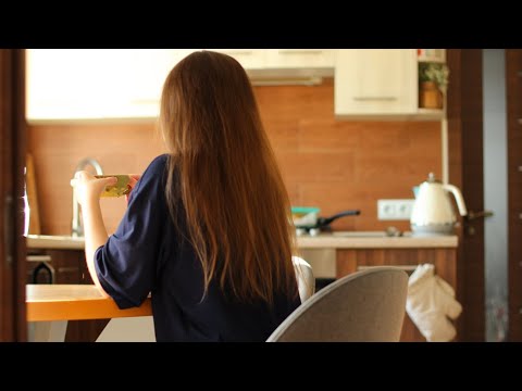 Видео: ОСІННІЙ ЗАТИШОК | оладки на кефірі, догляд за садом, мотивація на прибирання 