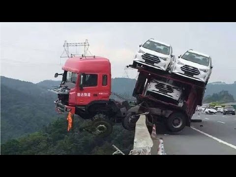 Видео: ГРУЗОВИКИ ТЕРПЯТ КРУШЕНИЕ. ЖЕСТЬ